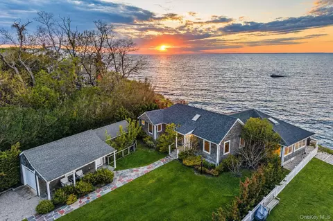 21515 Soundview Ave, Southold, NY 11971