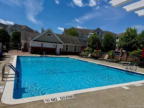 Exterior - 734 Regency Dr, Fishkill, NY 12524 photo 7 of 8