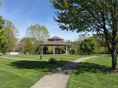 Exterior - 734 Regency Dr, Fishkill, NY 12524 photo 5 of 8