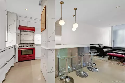 117 E 57th St #20F, New York, NY 10022