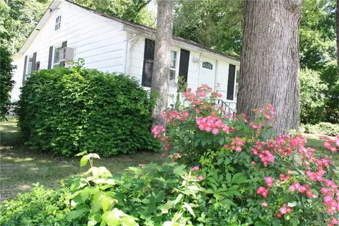 58 Pleasant Dr, Kent, NY 10512