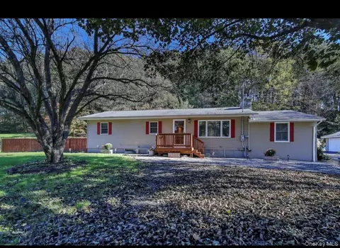 68 Whitford Rd, Minisink, NY 10998