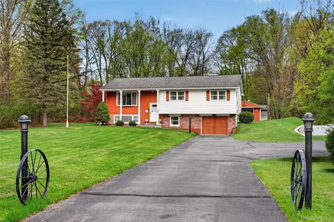 133 Blumel Rd, Wallkill, NY 10941