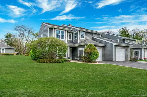 47 Madder Lake Cir, Commack, NY 11725