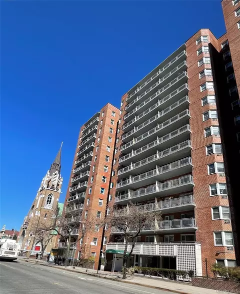 89-15 Parsons Blvd #15D, New York, NY 11432