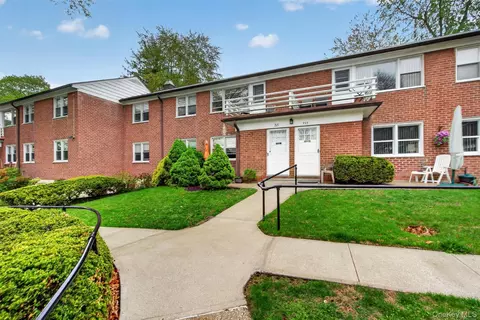 221 Buckhout St #221, Greenburgh, NY 10533