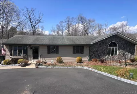 5328 Searsville Rd, Crawford, NY 12566