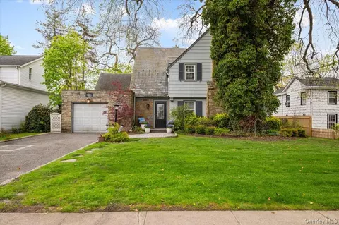 421 Broadway, Lawrence, NY 11559