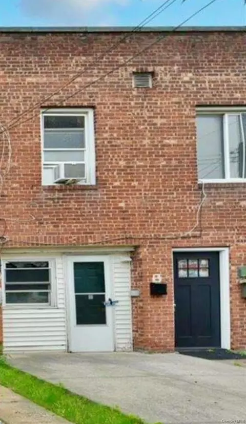 10237 187th St, New York, NY 11423