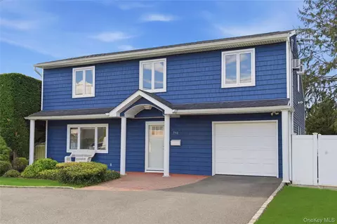 750 Outlook Ave, West Babylon, NY 11704