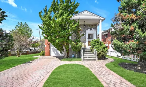 15003 7th Ave, New York, NY 11357