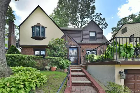 139-30 Coolidge Ave, Jamaica, NY 11435