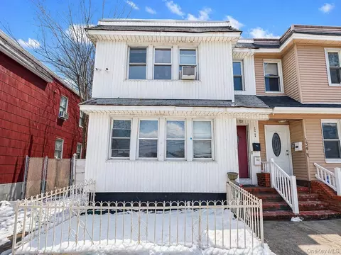 134-09 Hawtree St, New York, NY 11417
