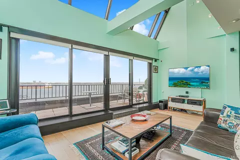 10 Bay Street Lndg #8D, Staten Island, NY 10301