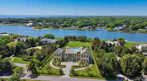 11 Pine Tree Ln, Southampton, NY 11977