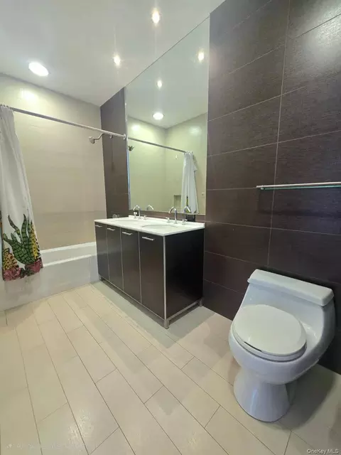 Bath - 42-05 Parsons Boulevard Apt 2ap5 Blvd #2A+P5, Flushing, NY 11355 photo 2 of 2
