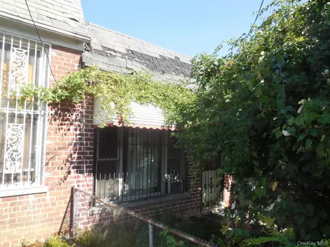 3342 Gunther Ave, New York, NY 10469