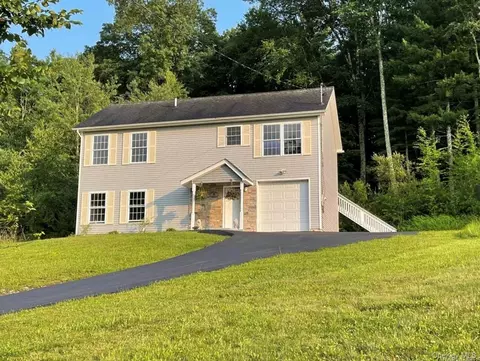 59 Schobl St, Mount Hope, NY 10963