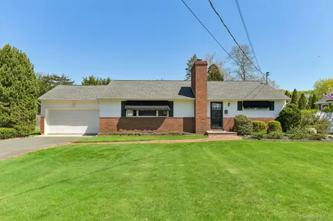 39 Shebar Dr, Islip, NY 11751