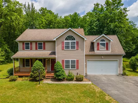 18 Locust Dr, Crawford, NY 12549