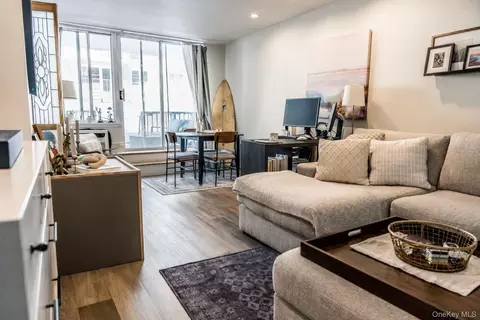 650 Shore Rd #1C, Long Beach, NY 11561