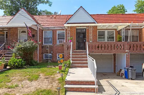 2904 164th St, Flushing, NY 11358