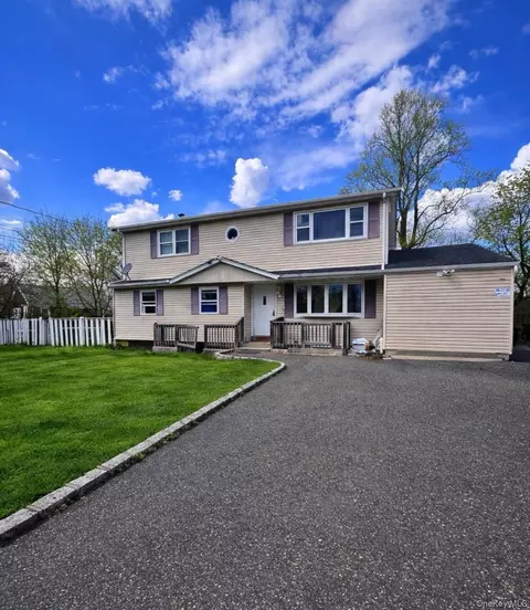 69 Commercial Blvd, Central Islip, NY 11722