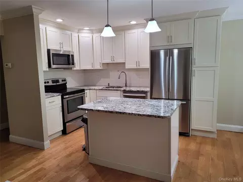 15 Essex Pl # F, Yorktown, NY 10598