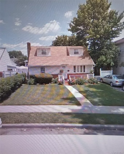 201 Benson Ave, Elmont, NY 11003