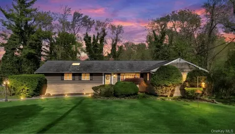 35 Mayer Dr, Ramapo, NY 10901