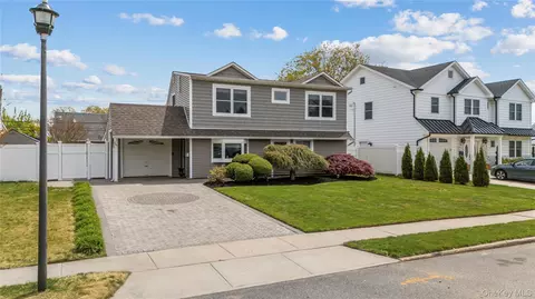 35 Martin, Bethpage, NY 11714