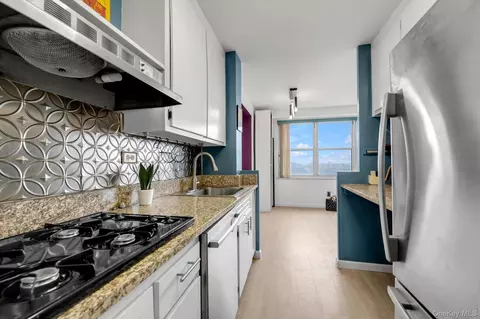 555 Kappock St #26U, New York, NY 10463