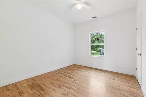 511 Walker Ave, Brookhaven, NY 11772 photo 14