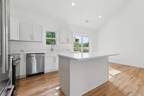 511 Walker Ave, Brookhaven, NY 11772 photo 12