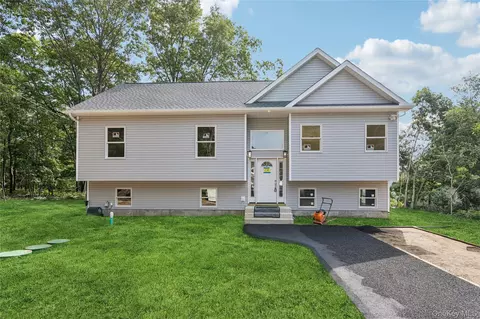 511 Walker Ave, Brookhaven, NY 11772 photo 1