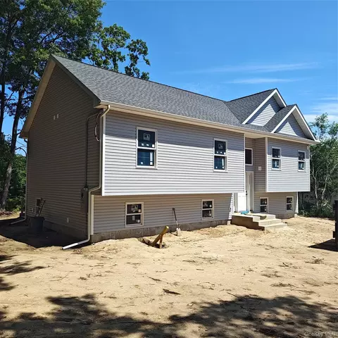 511 Walker Ave, Brookhaven, NY 11772 photo 2