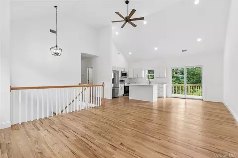 511 Walker Ave, Brookhaven, NY 11772 photo 4