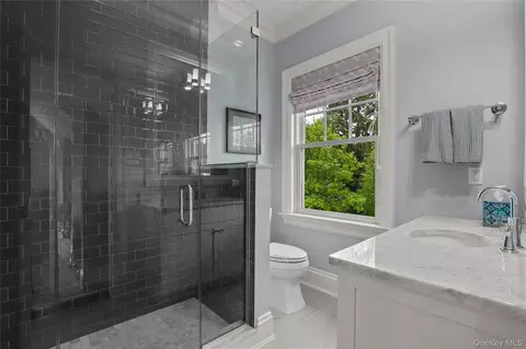 Bath - 6 Stone Bridge Rd, Purchase, NY 10577 photo 5 of 6