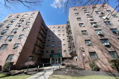 87-56 Francis Lewis Blvd #A47, Hollis, NY 11423