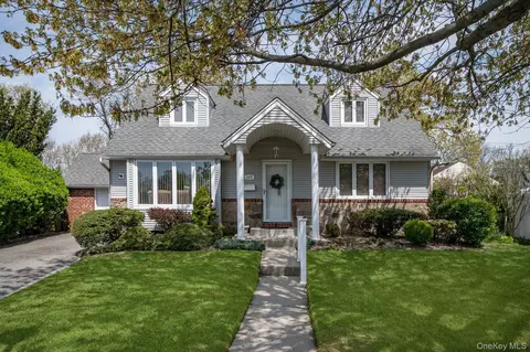 117 Betty Rd, East Meadow, NY 11554