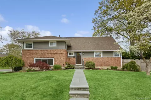 100 Westbury Ave, Plainview, NY 11803