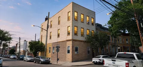 5427 Arnold Ave, New York, NY 11378