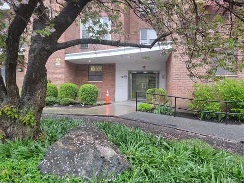 245 Rumsey Rd #7B, Yonkers, NY 10701