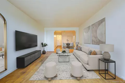 67-87 Booth St #6J, Forest Hills, NY 11375