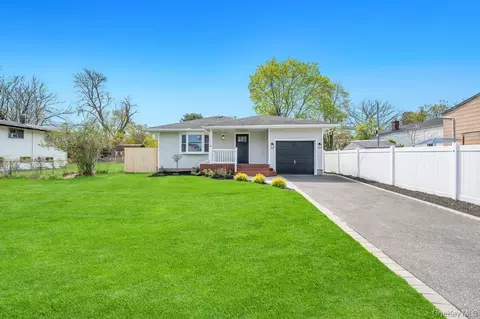 130 Farner Ave, Selden, NY 11784