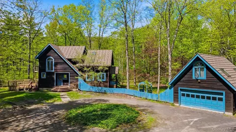 99 Wildflower Ln, Olive, NY 12481