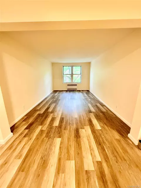29 Abeel Ave #4A, Yonkers, NY 10705