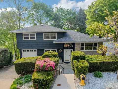 77 Bella Vista St, Eastchester, NY 10707