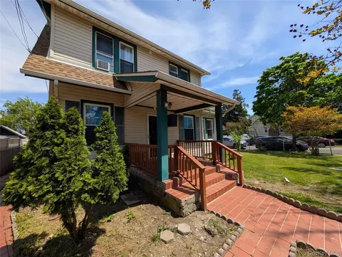 216 N Ocean Ave, Freeport, NY 11520