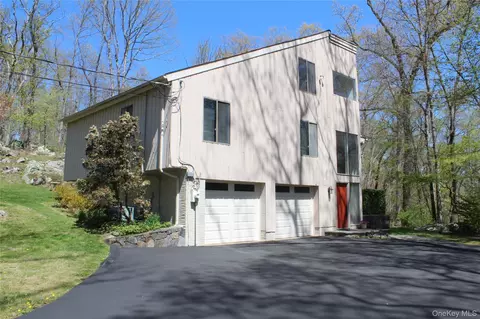 11 Manor Dr, Lewisboro, NY 10526